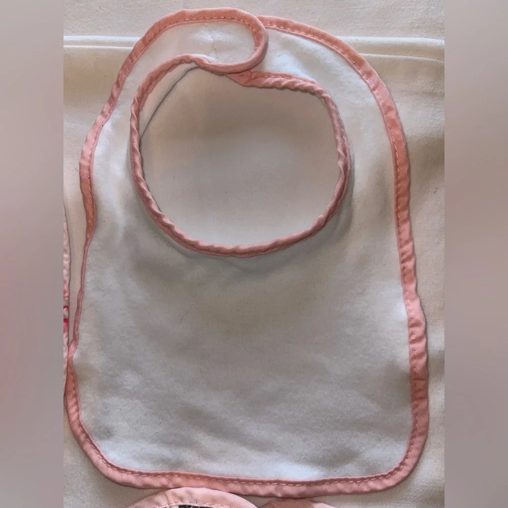 4 Bibs ~ Pink and White (Burt’s, Chick pea, Bebeaulait)